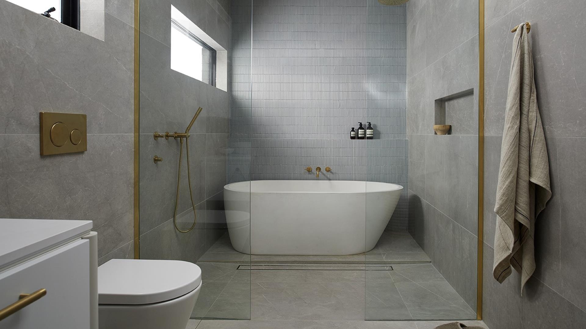 Frameless Shower Screens